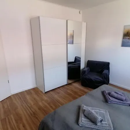 85 qm Wohnung Pauluste mit Terasse und Garten Rostock Exterior foto